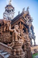 Heiligtum von Wahrheit hölzern Tempel im Pattaya Thailand ist ein riesig Holz Konstruktion gelegen beim das Kap von naklua Pattaya Stadt. Heiligtum von Wahrheit Tempel. foto