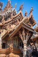 Heiligtum von Wahrheit hölzern Tempel im Pattaya Thailand ist ein riesig Holz Konstruktion gelegen beim das Kap von naklua Pattaya Stadt. Heiligtum von Wahrheit Tempel. foto