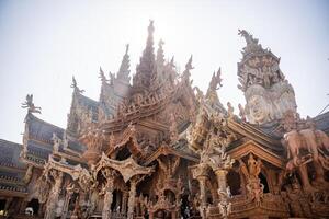 Heiligtum von Wahrheit hölzern Tempel im Pattaya Thailand ist ein riesig Holz Konstruktion gelegen beim das Kap von naklua Pattaya Stadt. Heiligtum von Wahrheit Tempel. foto