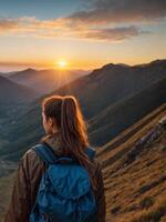 ai generiert ein jung Frauen mit Rucksack Stehen bewundern das atemberaubend Aussicht von ein heiter Berg Gipfel beim Sonnenuntergang. das Konzept von Freiheit, Erkundung, Inspiration, Entdeckung foto