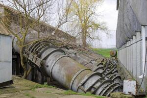 Auslauf Rohre von ein Wasser Pumpen Bahnhof. Rohre von groß Durchmesser foto