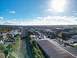 hoch Winkel Aussicht von Norden Luton Stadt von England Vereinigtes Königreich während kalt und hell Tag von Winter. November 7., 2023 foto