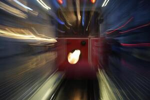 Zoomen bewirken von historisch retro Istanbul Taksim Straßenbahn rot Wagen foto