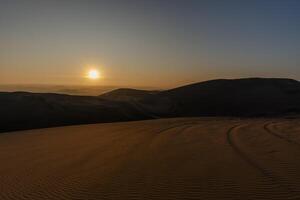 2023 8 13 Peru Sonnenuntergang im das Wüste foto