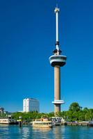 Rotterdam Stadtbild mit euromast und nieuwe maas Fluss foto