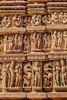 Skulpturen auf khajuraho Tempel foto