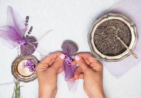 DIY handgemacht lila Lavendel Beutel, Schritt durch Schritt Anleitung, flach legen, Schritt sechs foto
