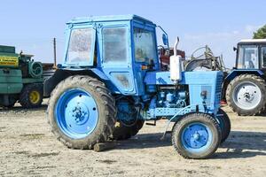 Traktor. landwirtschaftlich Maschinen. foto