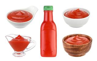 Tomate Ketchup isoliert auf Weiß Hintergrund. foto