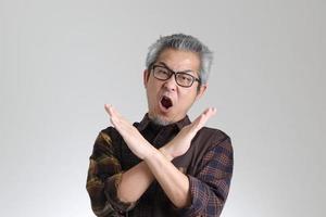 älterer asiatischer Mann foto