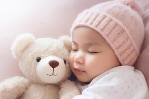 ai generiert schließen oben Porträt von schön süß Baby Schlafen im Schlafanzug im Bett mit ihr Teddy tragen, Lügen auf Kissen mit geschlossen Augen. foto