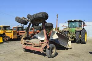 Grader Planer. ein Retraktor mit ein Grader Anhänger. foto