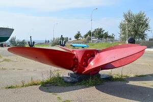 Propeller von ein Militär- Schiff. öffnen Luft Museum foto