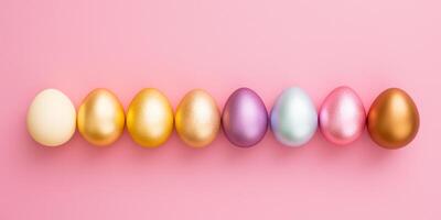 ai generiert Regenbogen und Gold Ostern Eier auf Tabelle Rahmen isolieren auf Rosa Hintergrund. foto