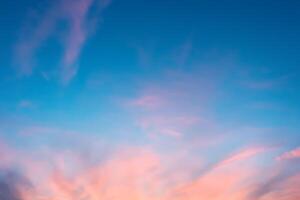 Pastell- Träume ein faszinierend Segeltuch gemalt im schön Pastell- Himmel, Enthüllung der Natur still Eleganz und Erstellen ein heiter Horizont randvoll mit Sanft Farbtöne und ätherisch Schönheit foto