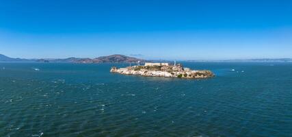 Antenne Aussicht von das Gefängnis Insel von alcatraz im san Francisco Bucht, foto