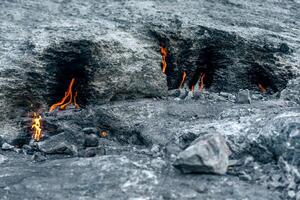 ständig Verbrennung Feuer beim das Platz von ein natürlich Gas Emission auf montieren Chimäre Yanartas, Truthahn foto