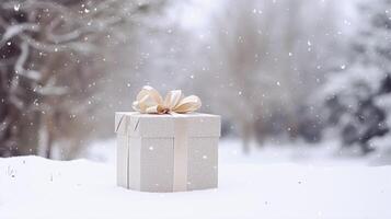 ai generiert Weihnachten Urlaub Geschenk und gegenwärtig, Geschenk Box im das Schnee im Schneefall Winter Landschaft Natur zum Boxen Tag, Ferien Einkaufen Verkauf foto