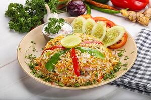 indisch Hähnchen Biryani Reis mit Hähnchen foto