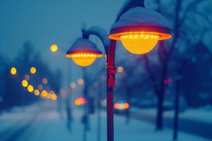 ai generiert glühend Straße Lampen Linie ein schneebedeckt Allee beim Dämmerung, Gießen ein warm Bernstein Licht Über das ruhig Winter Landschaft. foto