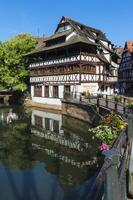 Straßburg, Frankreich, 2017, maison des Gerber und gezimmert Häuser entlang das krank Kanal, zierlich Frankreich Bezirk, Straßburg, Elsass, bas Nashorn Abteilung, Frankreich foto