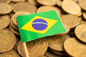 Brasilien Flagge auf Münzen Geld, Finanzen und Buchhaltung, Bankwesen Konzept. foto
