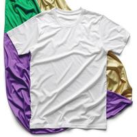 ai generiert Weiß T-Shirt Attrappe, Lehrmodell, Simulation auf Karneval gras Hintergrund foto