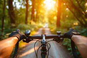 ai generiert Radfahren und Person auf ein Fahrrad im Natur. zuerst Person Aussicht von Reiten Fahrrad im das Wald. generativ ai foto