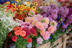 ai generiert Frühling Blumen beim lokal Straße Markt. generativ ai foto