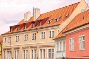 alte prag-stadtansicht - alte gebäude foto