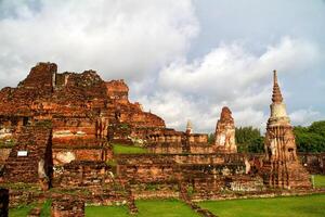 Pagode im Wat Chaiwattanaram Tempel, Ayutthaya, Thailand foto