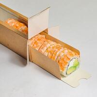 öffnen Box von Sushi auf Weiß Oberfläche foto