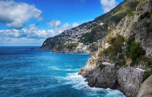 Reise im Italien. Amalfi Küste mit das Meer foto