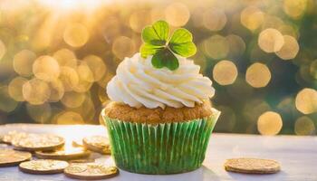 ai generiert st Patrick's Tag Konzept , Cupcake mit Kleeblatt Topper, irisch Heilige Feier foto