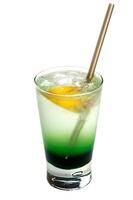 alkoholisch Cocktail auf Weiß foto