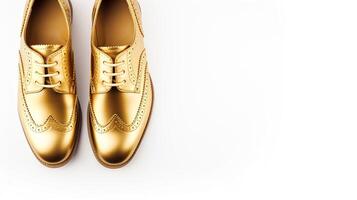 ai generiert Gold Brogues Schuhe isoliert auf Weiß Hintergrund mit Kopieren Raum zum Werbung foto