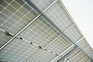 Leistung Solar- Paneele ,Alternative sauber Grün Energie Konzept. Umwelt Schutz foto