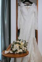 perfektes Brautkleid am Hochzeitstag foto
