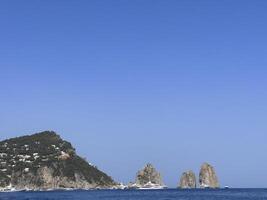 das Küste von das Meer Capri, Italien, foto