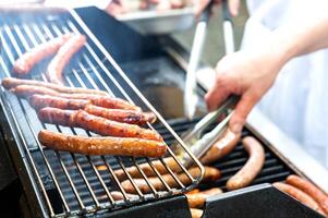 geschmeckt Grill im Sommer- mit Würste foto