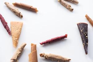 Obst Pastille. Obst Leder isoliert auf ein Weiß Hintergrund. foto