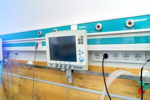 Gesundheitswesen medizinisch Ausrüstung im modern Krankenhaus. nach Chirurgie Station mit modern Ausrüstung. foto