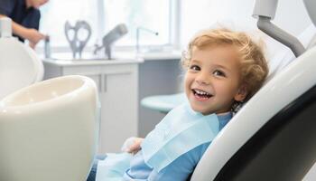 ai generiert ein Kind Sitzung im ein Dental Klinik Stuhl lächelt beim ein Zahnarzt Vor unterziehen ein Oral Inspektion foto