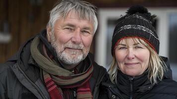 ai generiert Harmonie im Liebe, älter verheiratet Paar Teilen Lachen und Wärme, Stehen im das Umarmung von heim, ausdrücken Vertrauen, Unterstützung foto