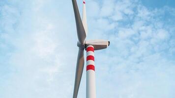 groß Wind Turbine unter Blau Himmel foto