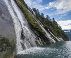 Wasserfälle entlang des Endicott Arms, Alaska foto
