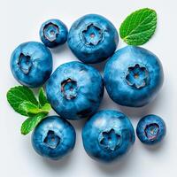 ai generiert frisch reif groß Blaubeeren, ökologisch Weiß Hintergrund - - ai generiert Bild foto