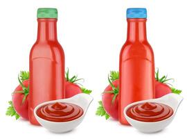 Tomate Ketchup Flasche, Ketchup im Schüssel und frisch Tomaten isoliert auf Weiß Hintergrund foto