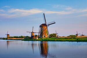 Windmühlen beim kinderdijk im Holland. Niederlande foto