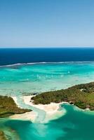 oben Aussicht von das Lagune und Koralle Riff von Mauritius im das indisch Ozean foto